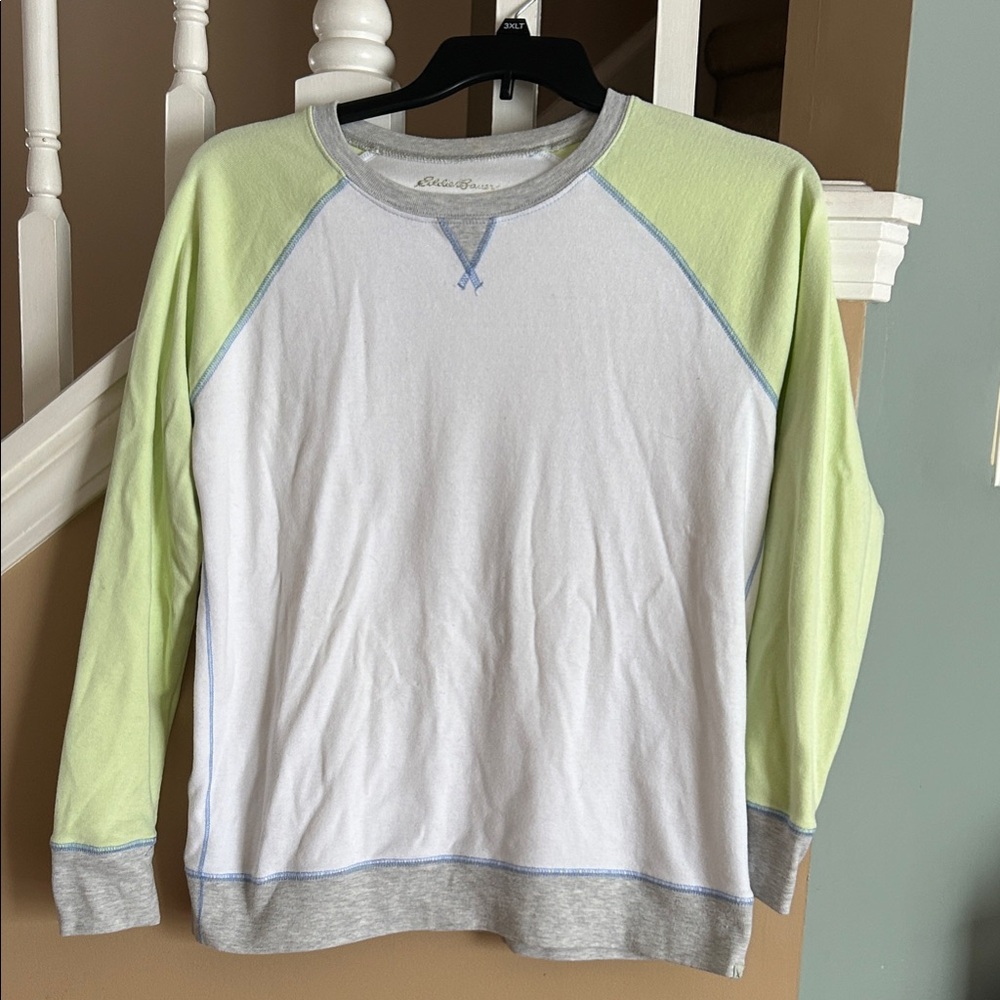 Eddie Bauer White and Light Green Raglan Sweatshirt XL